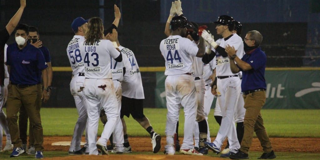 Olmecas de Tabasco vs. Piratas de Campeche juego 12 de los Piratas, 2o de la serie, serie empatada, 4×3 del 050621 en Villahermosa