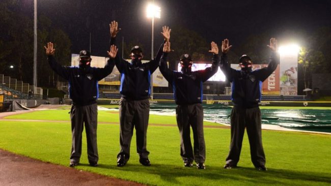 Pericos de Puebla vs. Piratas de Campeche, juego 21, 1o de la serie, del 170621 en Puebla, suspendido por lluvia Pericos