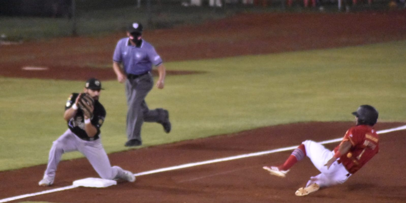 Piratas de Campeche vs. Tigres de Quintana Roo 9 y 11 juegos de 2021, 2o de la serie, serie empatada 8×0 1 del 020621 en Campeche