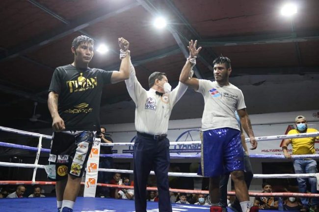 Ricardo Titán Soto vs. Luciano Chano Chaparro e6 del 290521 en Ciudad del Carmen con réferi Rafael Chamaco Briceño en Arena Chito