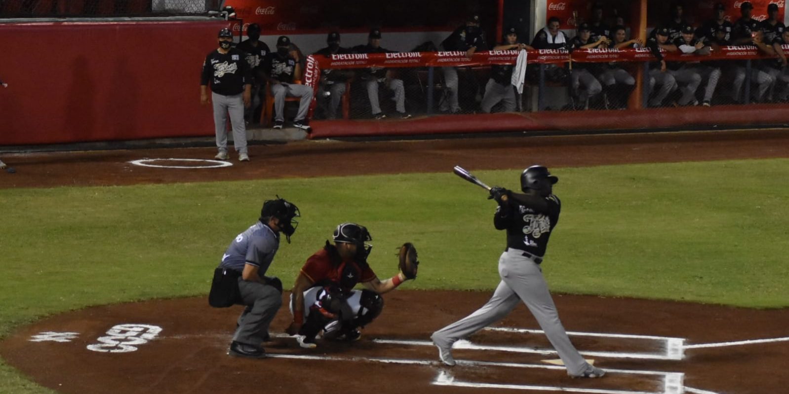 Tigres de Quintana Roo vs. Piratas de Campeche 10 y 8o juegos, 1o de la serie 6×4 2 del 010621 en Campeche