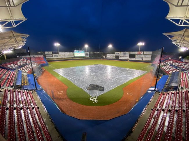 Guerreros de Oaxaca vs. Leones de Yucatán, juego 34, 3o de la serie, suspendido definitivamente por lluvia, serie queda 2-0 para los Leones, del 010721 en Oaxaca Oaxaca