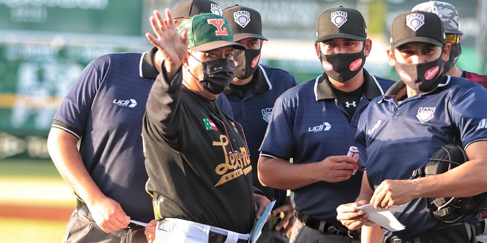 Juan Francisco Chico Rodríguez con cubrebocas
