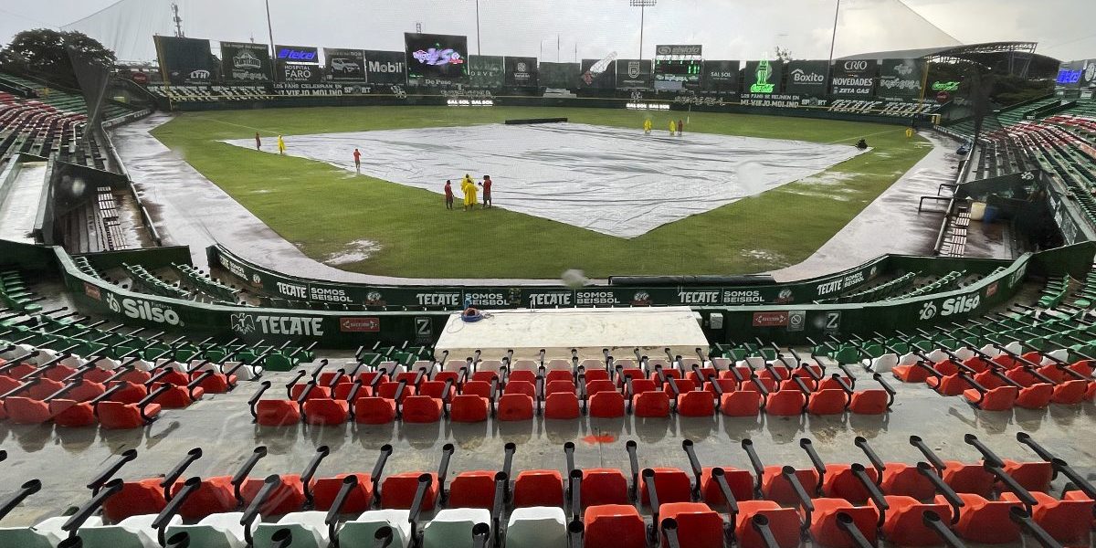 Leones de Yucatán vs. Olmecas de Tabasco, juego 44, 1o de la serie, suspendido por lluvia, del 130721 en Mérida