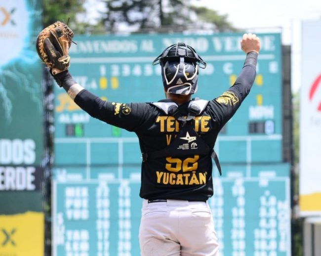 Leones de Yucatán vs. Pericos de Puebla, juego 36, 3o de la serie, serie para los Leones, 12×3 del 040721 en Puebla