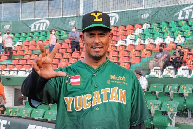 Luis Matos en su primer día como mánager de la LMB, con los Leones de Yucatán, del 230721 Luis Matos