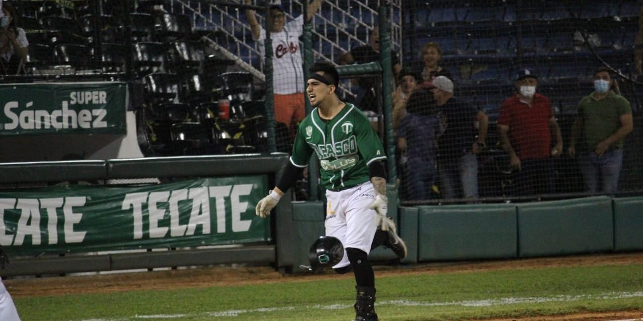 Olmecas de Tabasco vs. Leones de Yucatán, juego 50, 1o de la serie, 5×4, del 200721 en Villahermosa, José Luna, jonrón en el 10o con uno a bordo, para dejar tendidos a los Leones