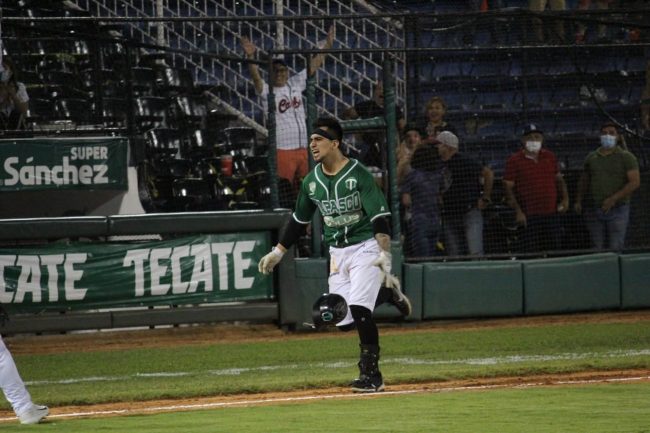 Olmecas de Tabasco vs. Leones de Yucatán, juego 50, 1o de la serie, 5×4, del 200721 en Villahermosa, José Luna, jonrón en el 10o con uno a bordo, para dejar tendidos a los Leones
