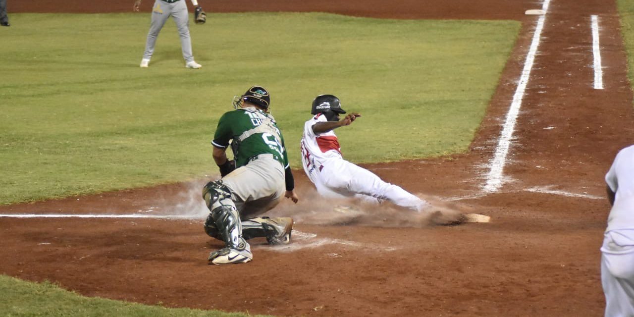 Olmecas de Tabasco vs. Piratas de Campeche, juego 53, 2o doble cartelera, 3o de la serie de 4 juegos, serie para los Olmecas, 6×5 en 10 innings, 2 del 240721 en Campeche