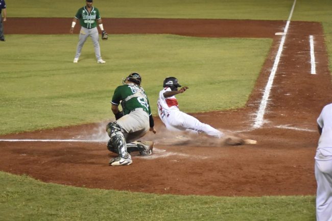 Olmecas de Tabasco vs. Piratas de Campeche, juego 53, 2o doble cartelera, 3o de la serie de 4 juegos, serie para los Olmecas, 6×5 en 10 innings, 2 del 240721 en Campeche