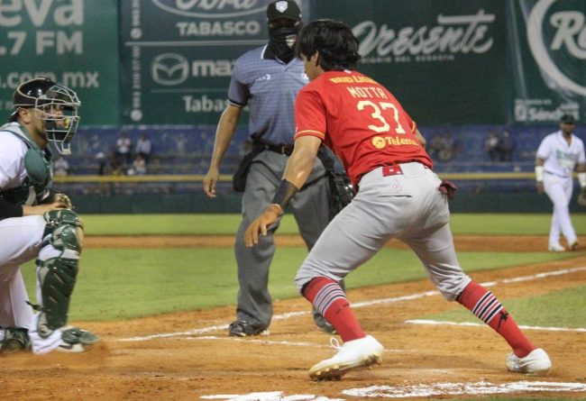 Olmecas de Tabasco vs. Piratas de Campeche, juego 55, 1o de la serie, 18×5, del 270721 en Villahermosa, Ángel Chavarín con ïtalo Motta
