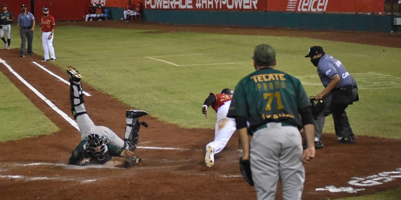 Piratas de Campeche vs. Leones de Yucatán, juego 40 y 42, respectivamente, 3o de la serie, serie de 4 juegos para los Piratas, 7×5, del 100721 en Campeche