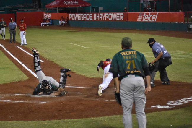 Piratas de Campeche vs. Leones de Yucatán, juego 40 y 42, respectivamente, 3o de la serie, serie de 4 juegos para los Piratas, 7×5, del 100721 en Campeche