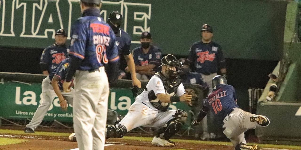 Tigres de Quintana Roo vs. Leones de Yucatán, juego 60 y 57, 2o de la serie, serie empatada, 7×2 del 280721 en Mérida, Alejandro González