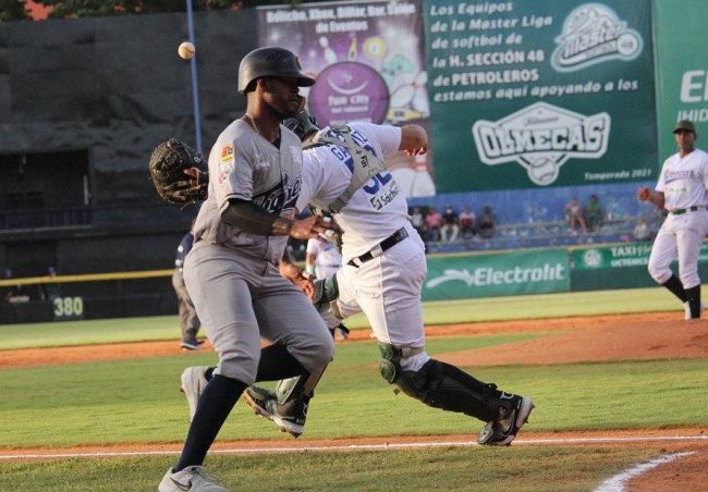 Tigres de Quintana Roo vs. Olmecas de Tabasco, juego 45, 2o de la serie, serie para los Tigres, 4×0, 4 del 100721 en Villahermosa
