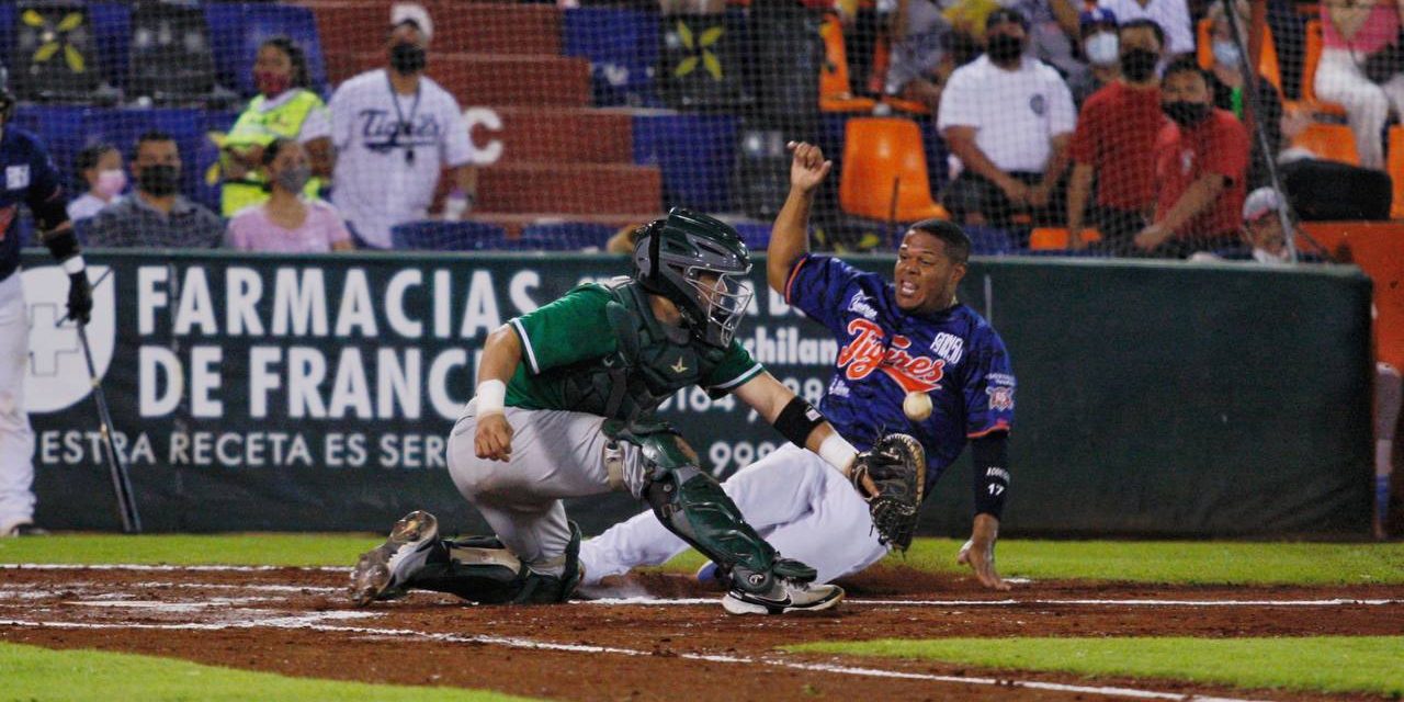 Tigres de Quintana Roo vs. Olmecas de Tabasco, juego 50, 1o de la serie, 5×2 1 del 160721 en Cancún, última serie de temporada antes de remozamiento de estadio, Reynaldo Rodríguez