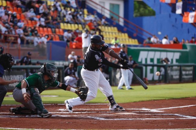 Tigres de Quintana Roo vs. Olmecas de Tabasco, juego 52, 3o de la serie, serie para los Tigres, 7×4, 8 del 180721 en Cancún, último juego en el Beto Ávila antes de remozarlo. Jovan Rosa