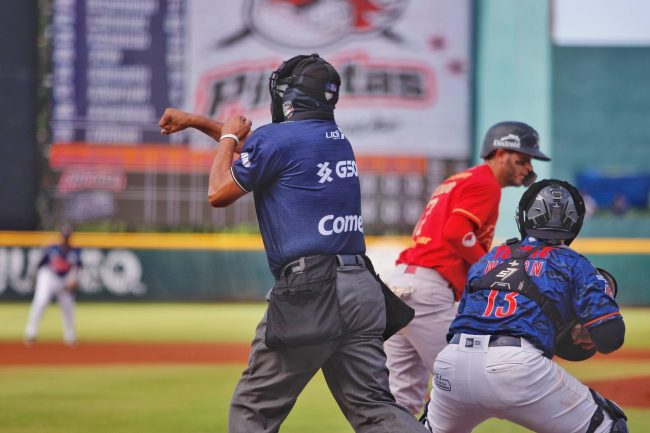 Tigres de Quintana Roo vs. Piratas de Campeche, juego 47, 1o de la serie, 1o doble cartelera, 2×0, 4 del 140721 en Cancún, acaba racha de 8 triunfos de los Piratas