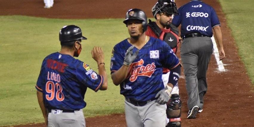 Tigres de Quintana Roo vs. Piratas de Campeche, juegos 54 y 49, respectivamente, 2o de la serie, serie empatada, 5×3 3 del 210721 en Campeche, Jovan Rosa anotando