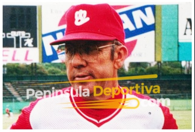 Benjamín Cananea Reyes en el parque del Segro Social