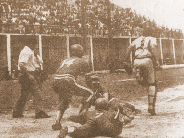 Diablos Rojos del México vs. Piratas de Campeche 5o juego final del sur, serie en favor de Campeche 3-2,. 6×3 del 270881 en Campeche