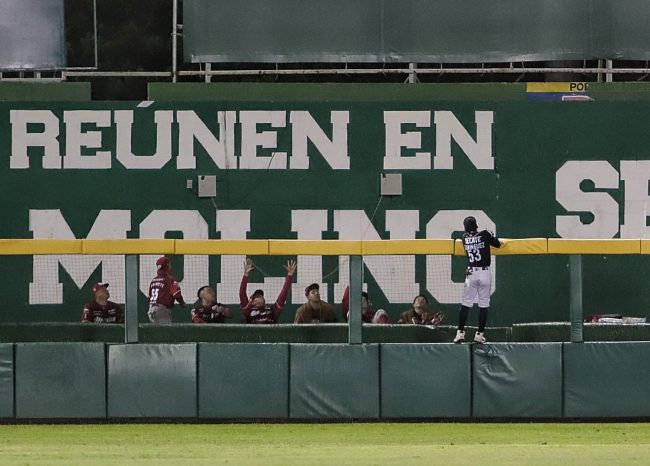 Diablos Rojos del México vs. Tigres de Quintana Roo, 4o juego primer play off, ventaja Diablos 3-1, 3×0 del 110821 en Mérida