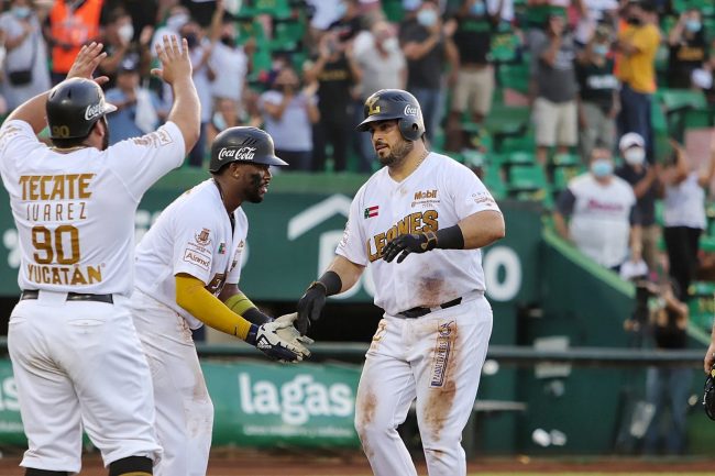 Leones de Yucatán vs. Olmecas de Tabasco, 4o juego play off semifinal del sur, leones 3-1, 5×1, del 210821 en Mérida, Humberto Sosa jonrón de 3 carreras del gane en la 4a con Yadir Drake y Alex Liddi