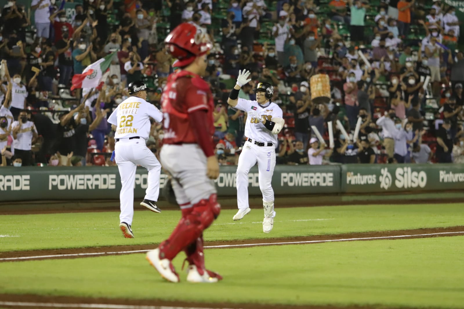 Los Leones sentencian a los Diablos Rojos del México: 5x3