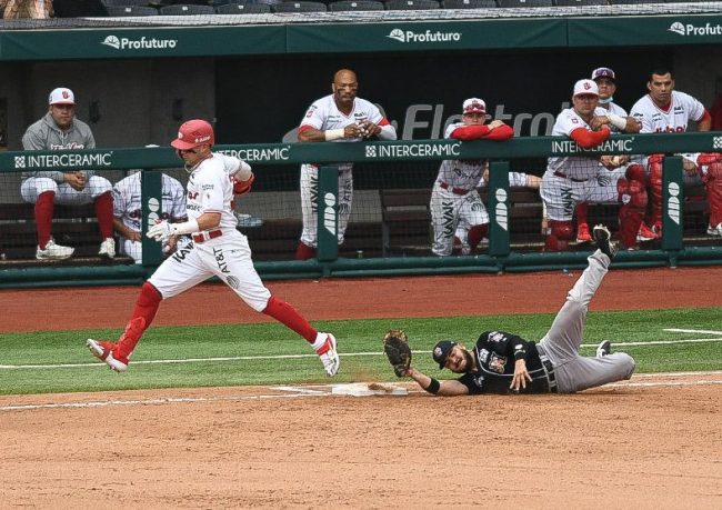 Tigres de Quintana Roo vs. Diablos Rojos del México, 1o del play off, 12×2 2 del 070821 en la Ciudad de México, José Manuel Orozco