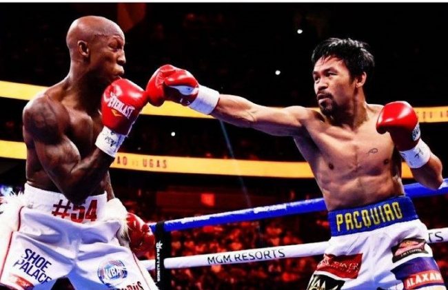 Yordanis Ugás vs. Manny Pacquiao gdu 12 retuvo súpercampeonato mundial wélter de la AMB 1 del 210821 en Las Vegas
