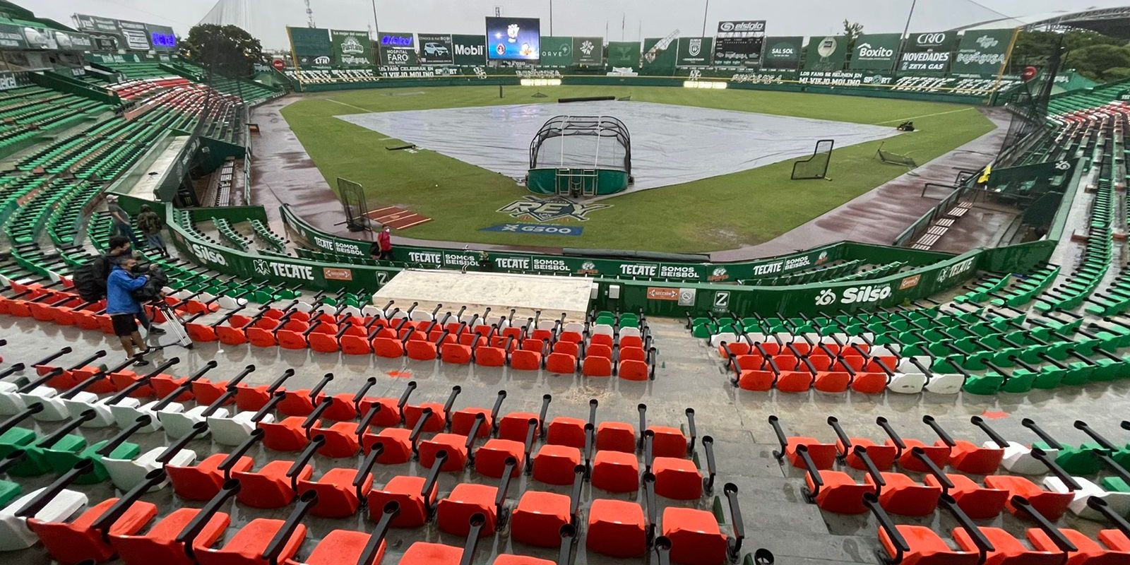 La lluvia alarga la agonía de los Toros; el juego de hoy, pospuesto -  Peninsula Deportiva