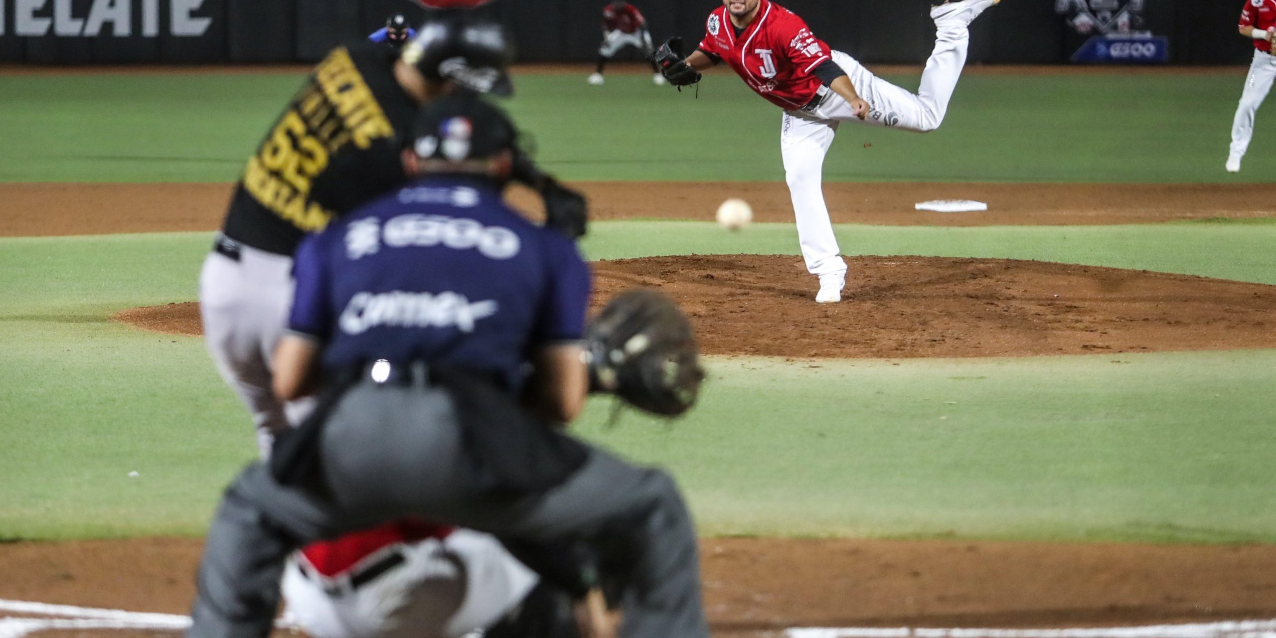 Toros de Tijuana vs. Leones de Yucatán, 6o juego serie del rey, serie 3-3, 10×3 del 140921 en Tijuana