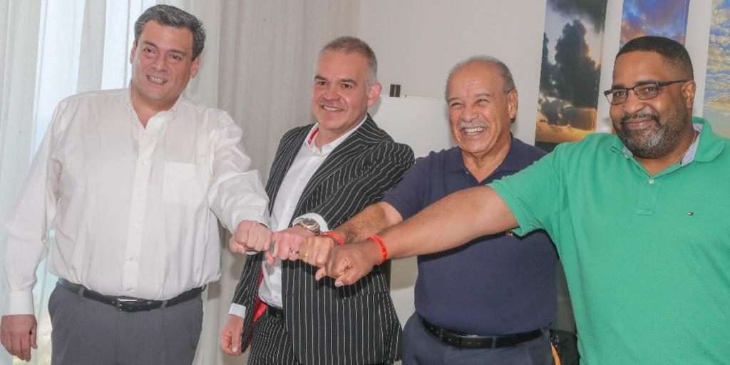 Mauricio Sulaimán, Gilberto Mendoza, Francisco Valcárcel y Daryl Peoples reunión San Juan, P. Rico, del 281021