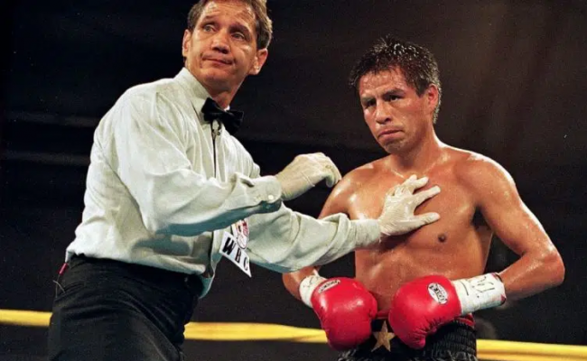 Miguel Ángel González en plena pelea