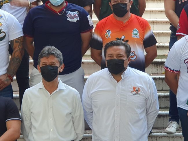 Pedro Cámara y Carlos Sáenz avala a la leyb del 211021 en canchas externas del IDEY