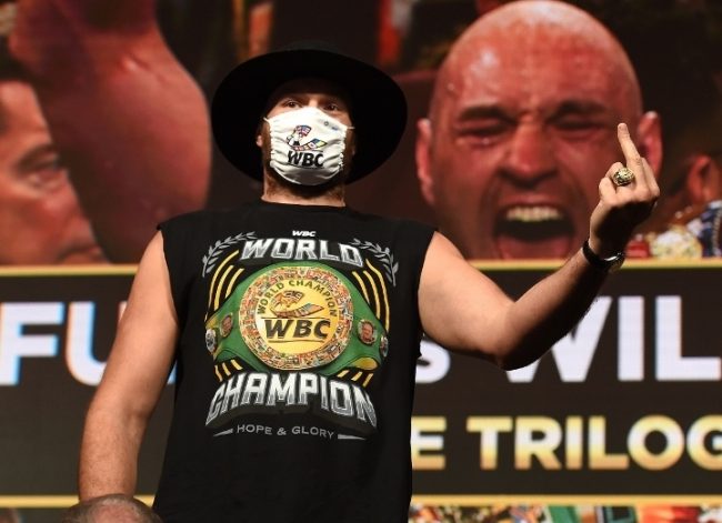 Tyson Fury, pesaje vs. Deontay Wilder III 2 del 081021 en Las Vegas, por el campeonato mundial de peso completo del CMB