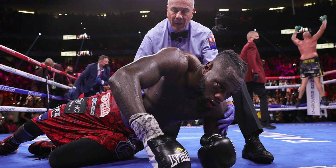 Tyson Fury vs. Deontay WIlder III gkot 11 retuvo campeonato mundial completo del CMB del 091021 en Las Vegas con réferi Russell Mora
