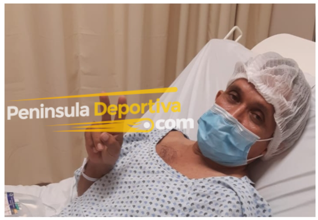 César Platanito Arjona previo a operación por hernia del 221021 en Hospital de Alta Especialidad con marca de agua