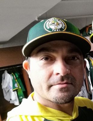 Oswaldo Morejón con uniforme de los Cañeros de Los Mochis