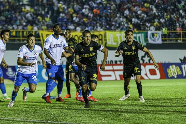 Cruz Azul vs. Venados de Yucatán, juego amistoso 2-1 del 201221 en Mérida