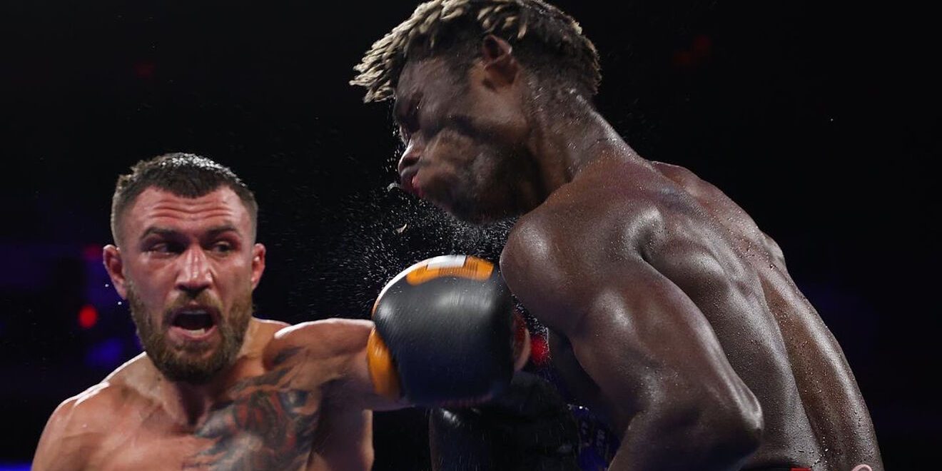 Vasily Lomachenko vs. Richard Commey gdu 12 del 111221 en Madison Square Garden