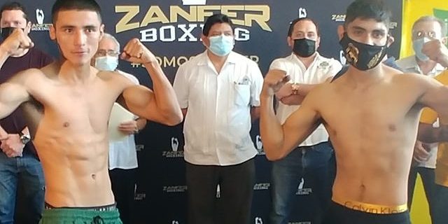 Miguel Joyita Herrera pesaje vs. Gohan Rodríguez frente a frente 1 del 280122 en Hotel Ibys Galerías, con Santiago Basto y Fausto Buenfil