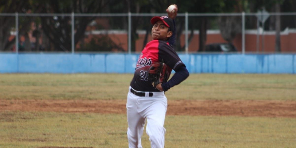 Eduardo Romero de los Gatos Negros liga meridana infantil juvenil, pítcher ganador final contra los Cubatecos 5×0 del 080222