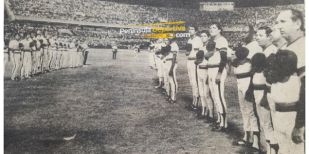 Inauguración parque Kukulcán Piratas de Campeche y Leones de Yucatán alineados con marca de agua