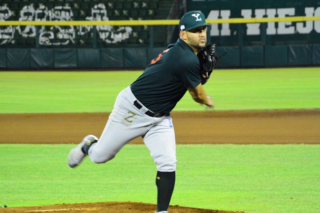 Leones de Yucatán suplentes vs. Leones de Yucatán titulares 3×0 juego interescuadras 1er juego del equipo en 2022 del 270322 en Mérida, Yoanner Negrín