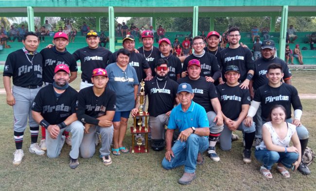 Los monarcas Piratas de Komchén