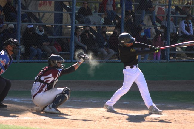 selección de yucatán cae ante Sinalo en su 2o juego del nacional U-15 en Hermosillo Sonora del 130322 0x16 Dante Ávila haciendo swing