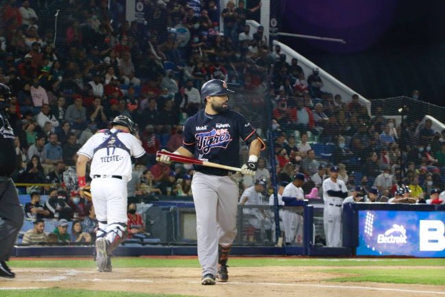 Bravos de León vs. Tigres de Quintana Roo, juego 4 de los Tigres, 1o de la serie, 14×10 del 260422 en León, Alex Robles
