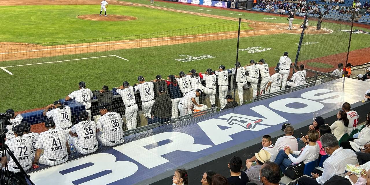 Bravos de León vs. Tigres de Quintana Roo, juego 5 para ambos, 2o de la serie, serie para León, 2×0, 1a blnauqeada para ambos, 5 del 270422 en León