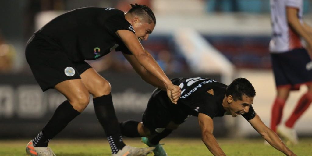 Cancún F.C. vs. Tepatitlán Alteños, juego reclasificación califican a 4os de final 2-2 tiempo regular 4-1 penales 6-3 total, 10 del 210422 en Cancún, 1a clasificación a 4os en su historia